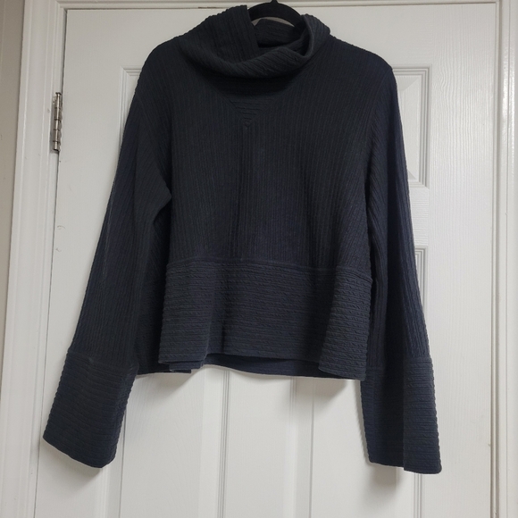 Lululemon Retreat Yourself Pullover. - Picture 3 of 11